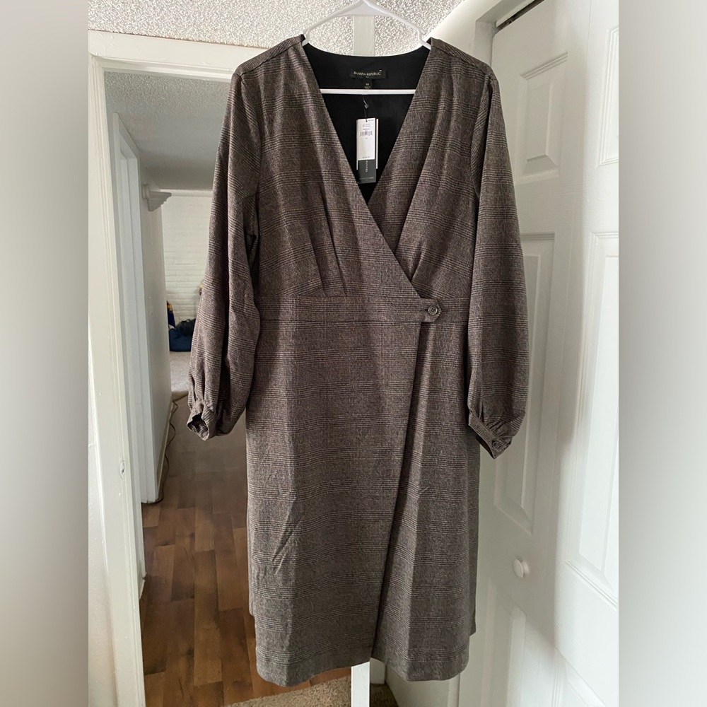Banana republic Wrap front knee length dress